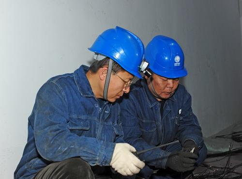 資深“新學員” 轉崗不轉志——記國網(wǎng)甘肅劉家峽水電廠電氣分場自動班李朝暉