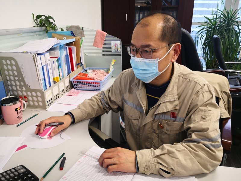 王兆猛的“日?！薄洿筇粕綎|清潔能源開發(fā)有限公司人力資源部負責人王兆猛