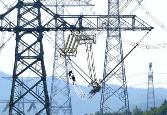 青?！幽稀?00千伏特高壓直流輸電工程全線貫通