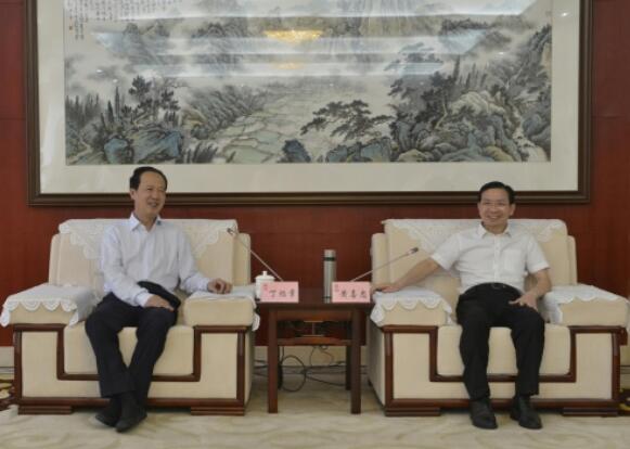 丁焰章拜會(huì)南昌市委副書(shū)記、市長(zhǎng)黃喜忠