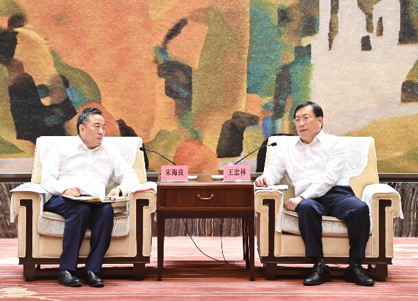 宋海良拜會(huì)武漢市委書(shū)記王忠林、市長(zhǎng)周先旺