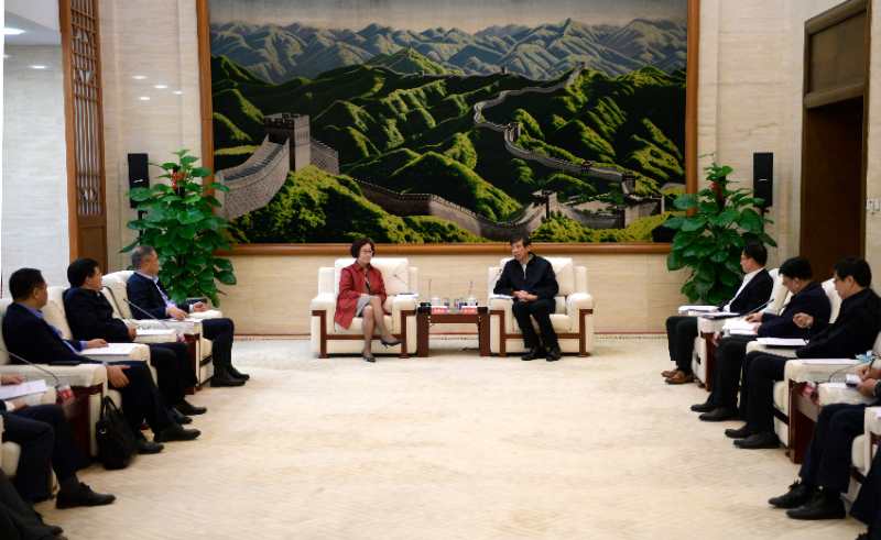陳飛虎會見江西省委常委、副省長吳忠瓊