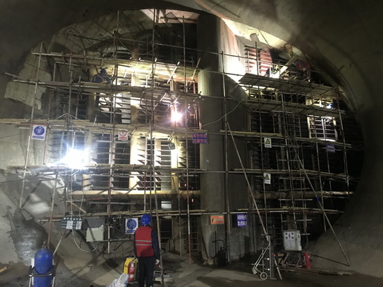國網(wǎng)劉家峽水電廠7、8號機(jī)組進(jìn)水口攔污柵補(bǔ)焊打磨修復(fù)順利完成