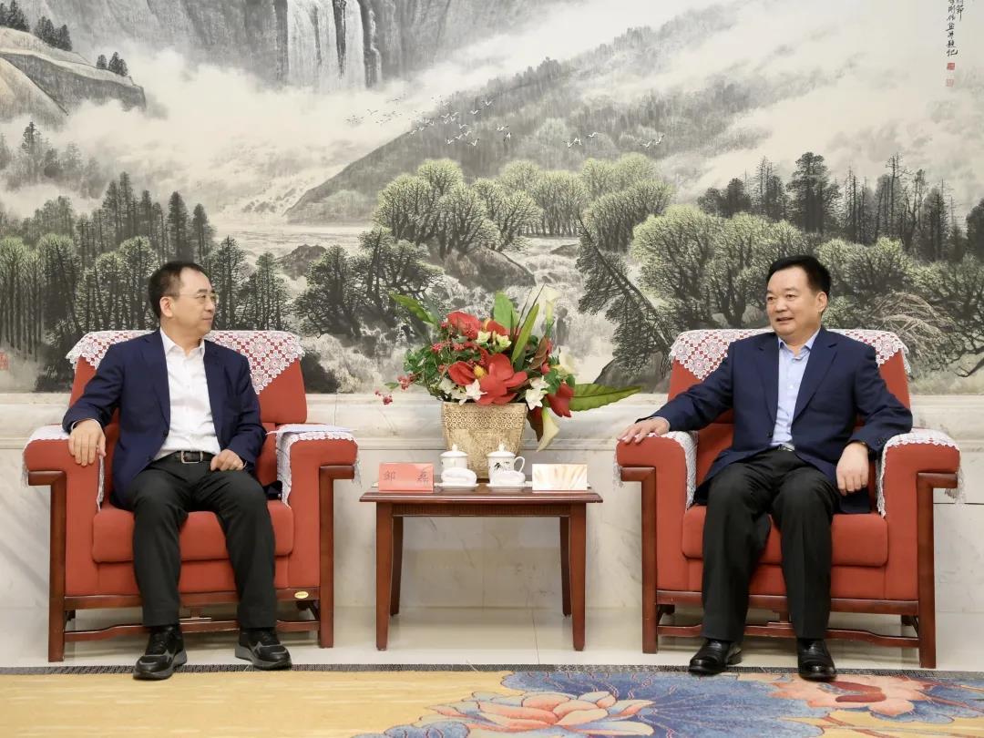 鄒磊拜會新疆維吾爾自治區(qū)黨委副書記、新疆生產(chǎn)建設(shè)兵團(tuán)黨委書記、政委王君正