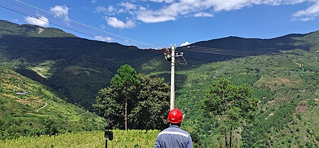 鳳慶供電局新華供電所供電火力全開(kāi)，助力當(dāng)?shù)乜緹煯a(chǎn)業(yè) 穩(wěn)定發(fā)展