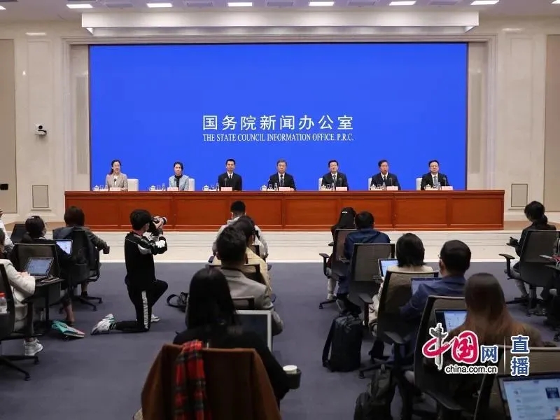 國務(wù)院能源保供會：加快推進(jìn)風(fēng)、光大基地建設(shè)，促進(jìn)清潔能源多發(fā)滿發(fā)