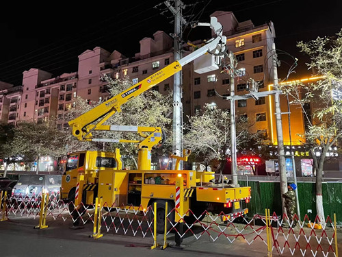 烏海電業(yè)局配電帶電作業(yè)處：堅(jiān)守蒙電責(zé)任，勇戰(zhàn)寒潮