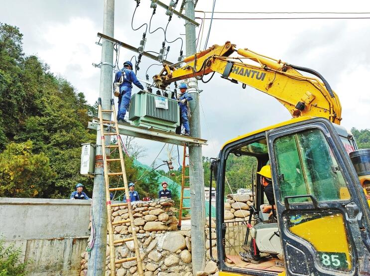 南方電網(wǎng)公司加強(qiáng)農(nóng)村電網(wǎng)建設(shè)，以充足電力激發(fā)鄉(xiāng)村活力