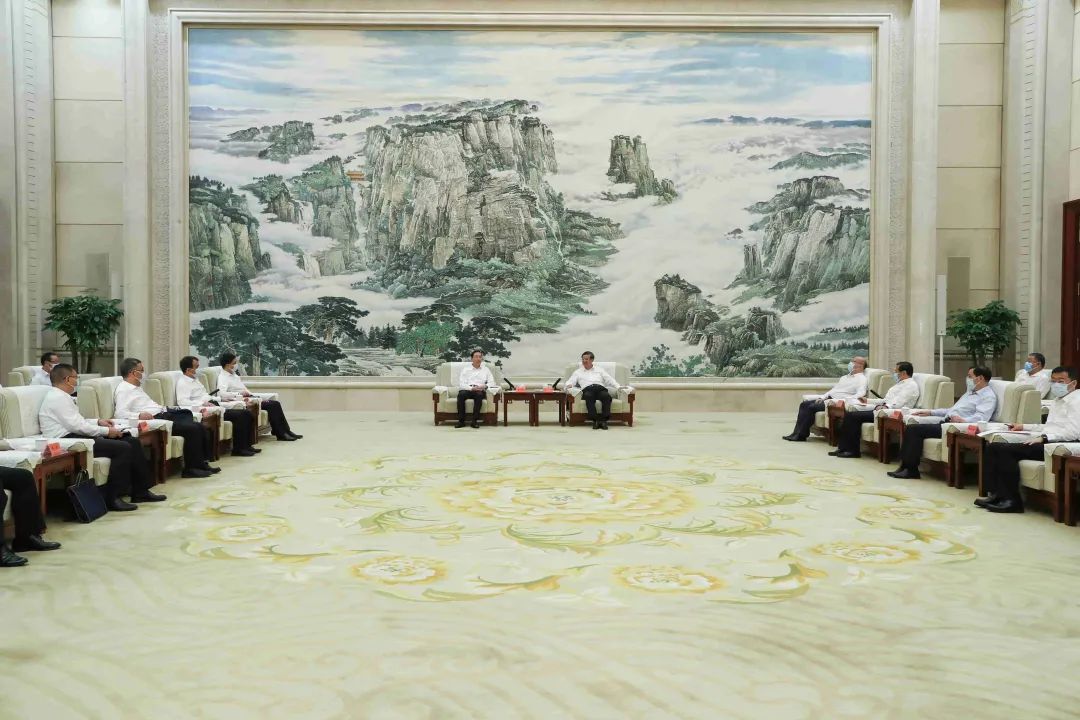 國家電網(wǎng)董事長辛保安與河北省委書記倪岳峰、省長王正譜會談