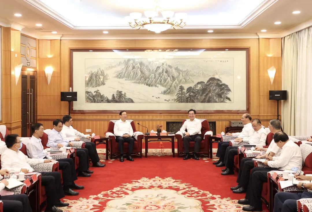國家電網(wǎng)董事長、黨組書記辛保安與青海省委書記信長星、省長吳曉軍會談