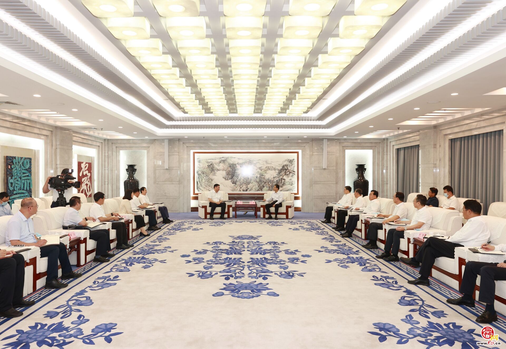山東省委常委、濟南市委書記劉強會見國網(wǎng)山東電力公司董事長、黨委書記蔣斌一行