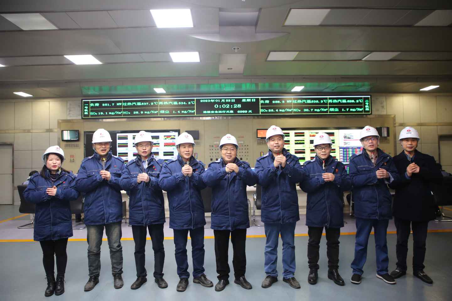 陜煤石電除夕慰問送溫暖，崗位堅守幸?！巴谩保╰oo）