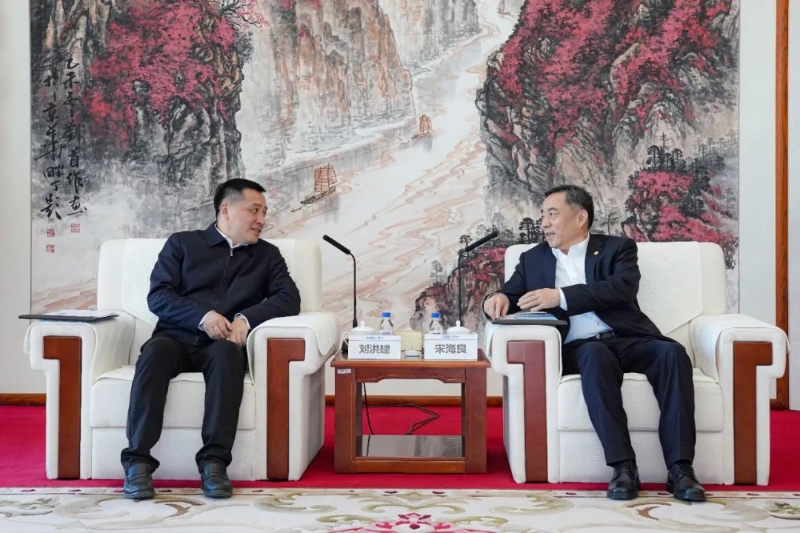 中國(guó)能建黨委書記、董事長(zhǎng)宋海良與云南省委常委、昆明市委書記劉洪建會(huì)談