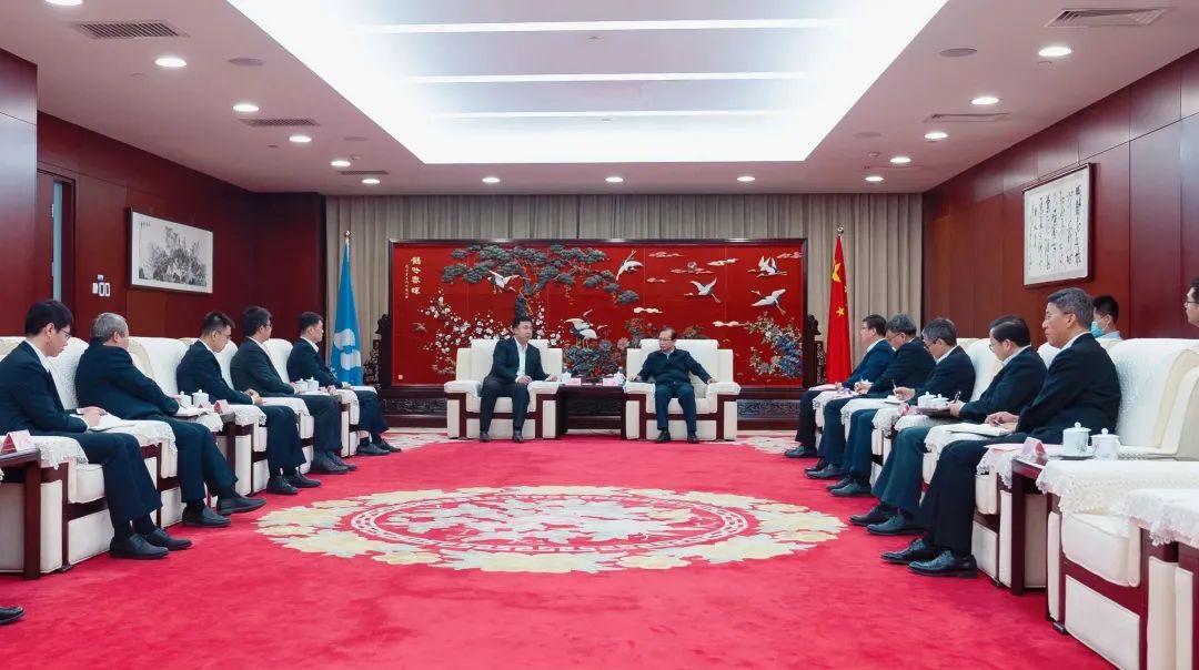 華電集團(tuán)黨組書記、董事長江毅會見海博思創(chuàng)董事長、總經(jīng)理張劍輝