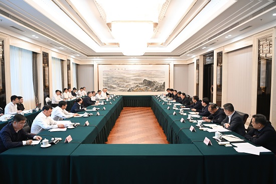 華能集團溫樞剛、鄧建玲拜會遼寧省委書記郝鵬