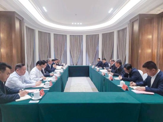 中國電建黨委副書記、總經(jīng)理王斌與黑龍江省常務(wù)副省長王一新舉行會(huì)談