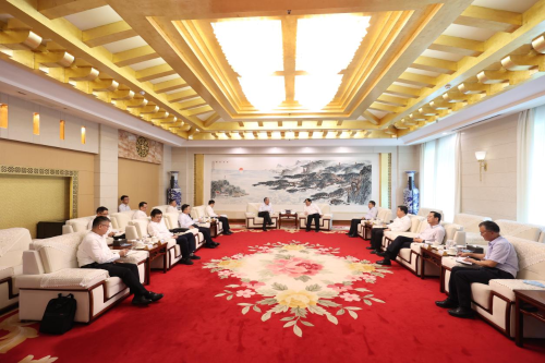 中國電建黨委副書記、總經(jīng)理王斌與山東省委常委、煙臺(tái)市委書記江成會(huì)談
