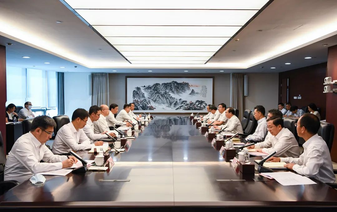 華電集團黨組書記、董事長江毅與河北省委副書記、省長王正譜舉行會談