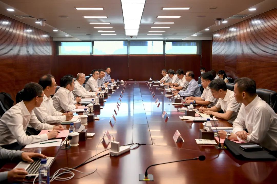 華電集團(tuán)黨組書記、董事長江毅會見隆基綠能總裁李振國