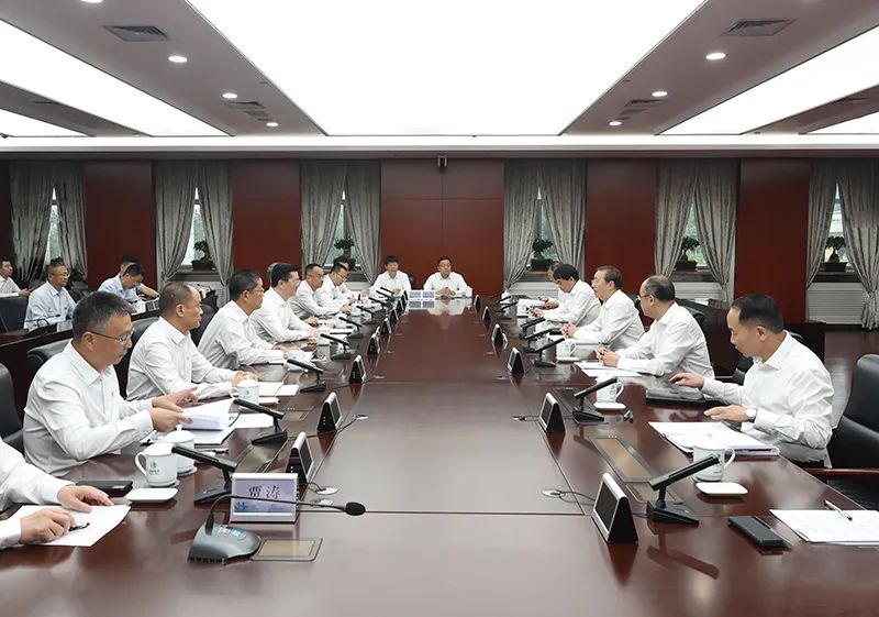 國家電網董事長、黨組書記辛保安赴國網新疆電力調研