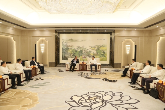 中國(guó)電建黨委副書記、總經(jīng)理王斌與江蘇省委常委、蘇州市委書記曹路寶舉行會(huì)談