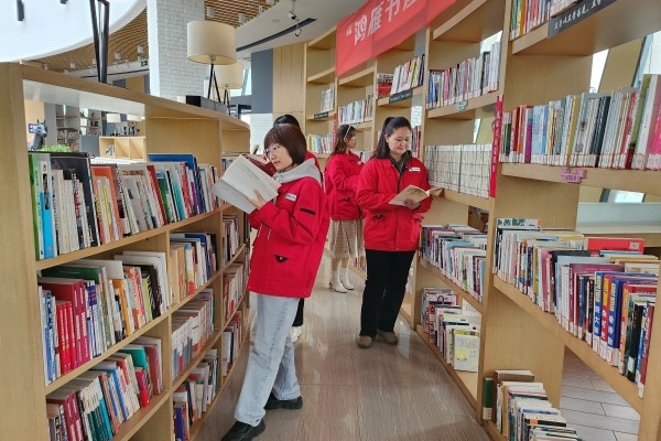 烏海供電公司聯(lián)合黨支部：開展“中華民族一家親，同心共筑中國(guó)夢(mèng)”全民閱讀活動(dòng)