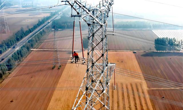 國(guó)網(wǎng)山東電力公司圓滿完成“111開工、219投產(chǎn)” 年度電網(wǎng)建設(shè)任務(wù)