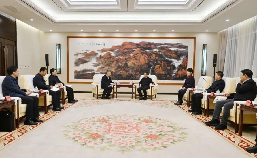 三峽集團(tuán)董事長(zhǎng)、黨組書記雷鳴山拜會(huì)內(nèi)蒙古自治區(qū)黨委書記孫紹騁、自治區(qū)主席王莉霞