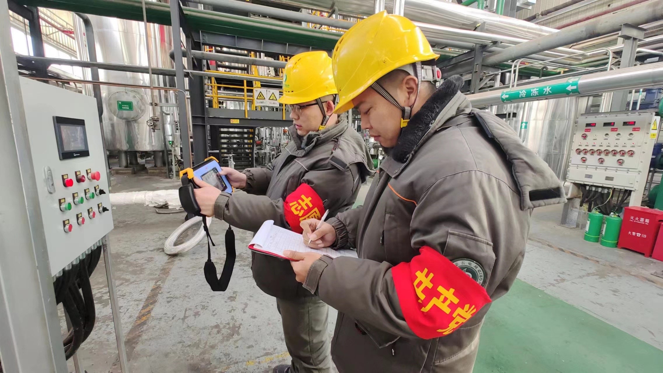 康巴什供電公司：春節(jié)保供電，我們?cè)谛袆?dòng)