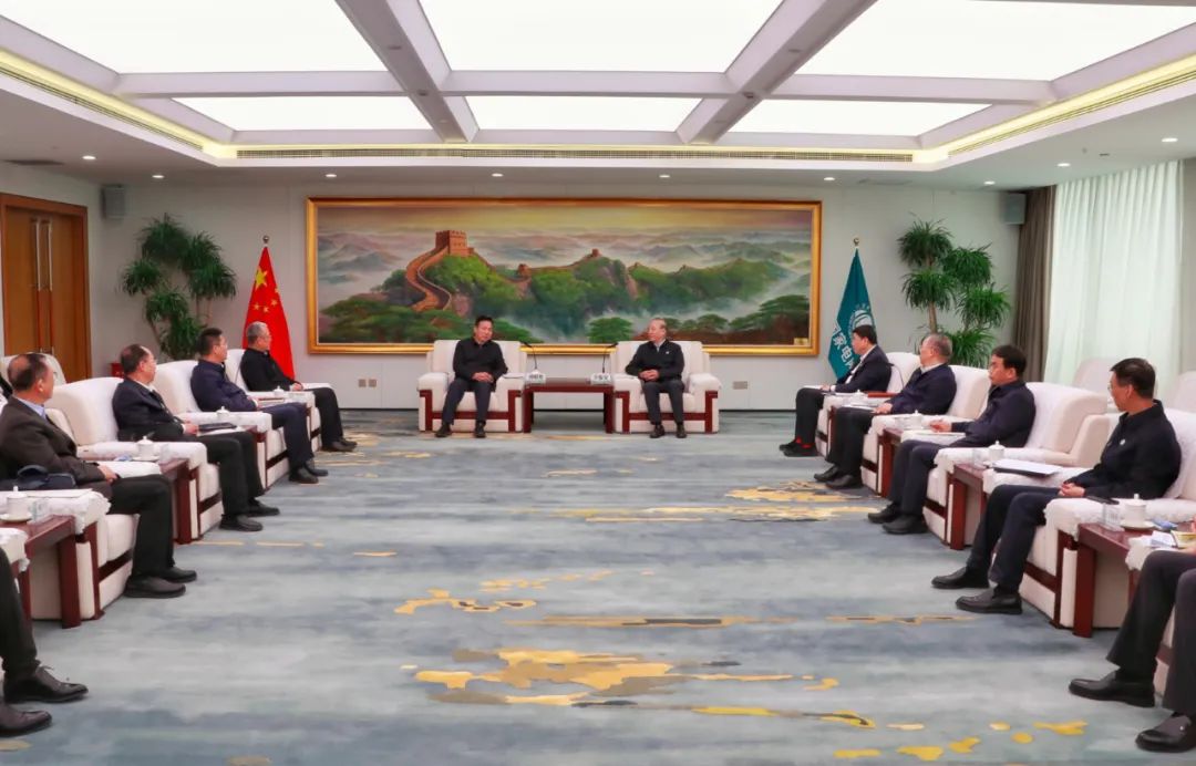劉明勝、栗寶卿與國(guó)家電網(wǎng)董事長(zhǎng)辛保安、總經(jīng)理張智剛會(huì)談