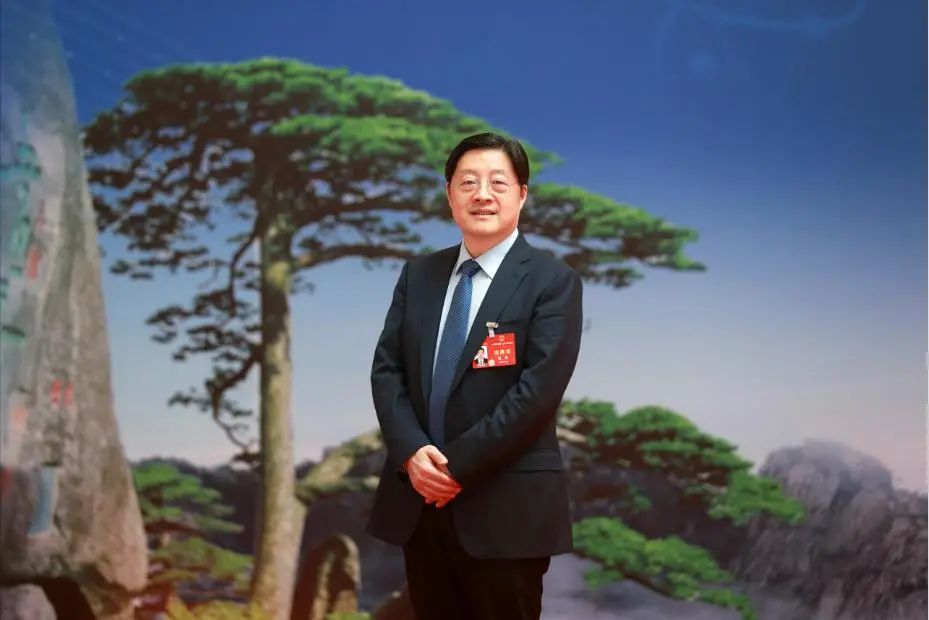 【兩會(huì)好聲音】全國人大代表、國網(wǎng)安徽電力董事長楊勇：為推動(dòng)可再生能源高質(zhì)量發(fā)展提供法治保障
