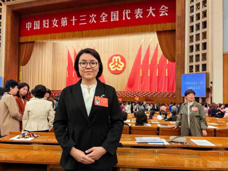 中國能建北京設(shè)備公司黨委書記、董事長，中國能建首批一級技術(shù)專家張月華獲全國三八紅旗手榮譽(yù)稱號