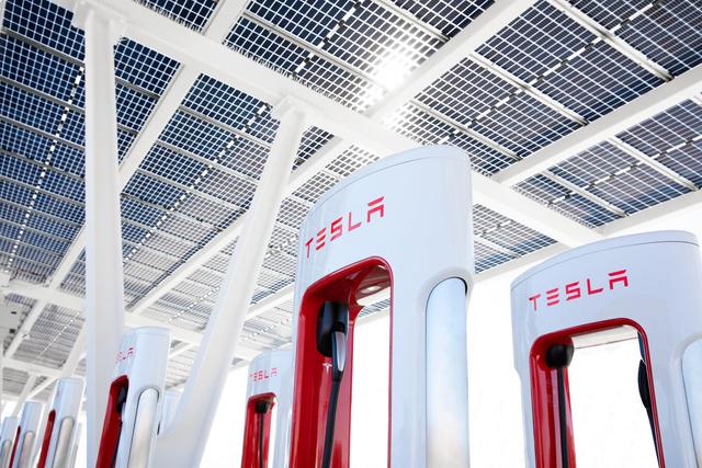 特斯拉將在佛羅里達州建全球最大超級充電站，提供超200個充電樁