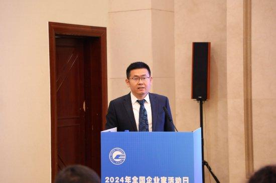 2023年中國新能源汽車銷量達(dá)950萬輛，在新能源汽車領(lǐng)域全球領(lǐng)先