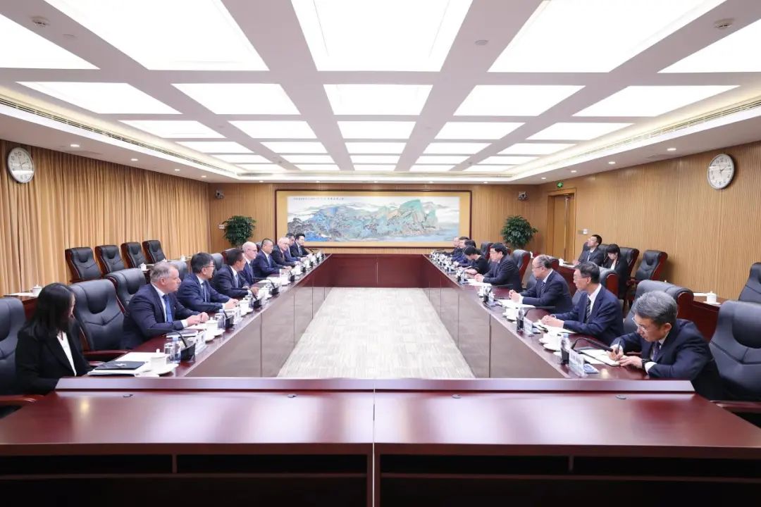 張智剛會(huì)見日立能源總裁方秦、候任總裁沈瑞博