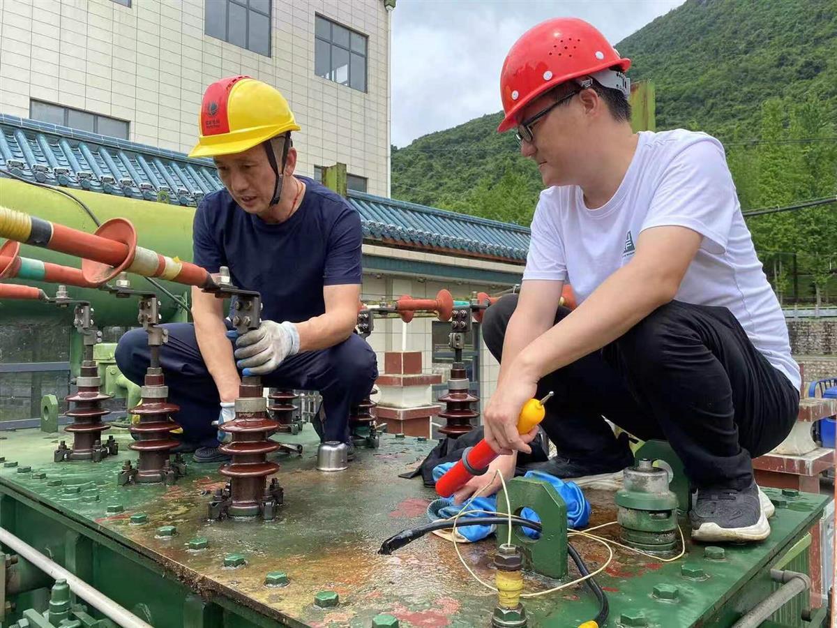 黃石市王英電廠發(fā)電泄洪調(diào)峰，騰出庫容1200萬立方米