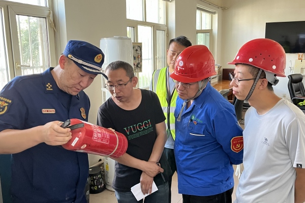 內(nèi)蒙古電力公司烏海千里山供電公司：蒙電愛心光明行，用電無憂筑防線
