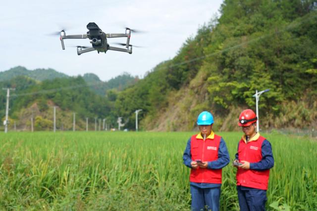 無(wú)人機(jī)巡檢，助力迎峰度夏保供電