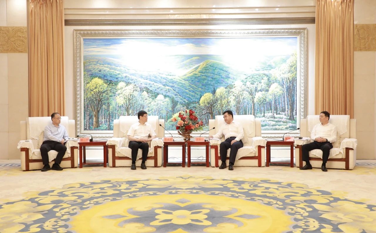 華電煤業(yè)黨委書記、董事長(zhǎng)杜將武拜會(huì)慶陽市委書記黃澤元