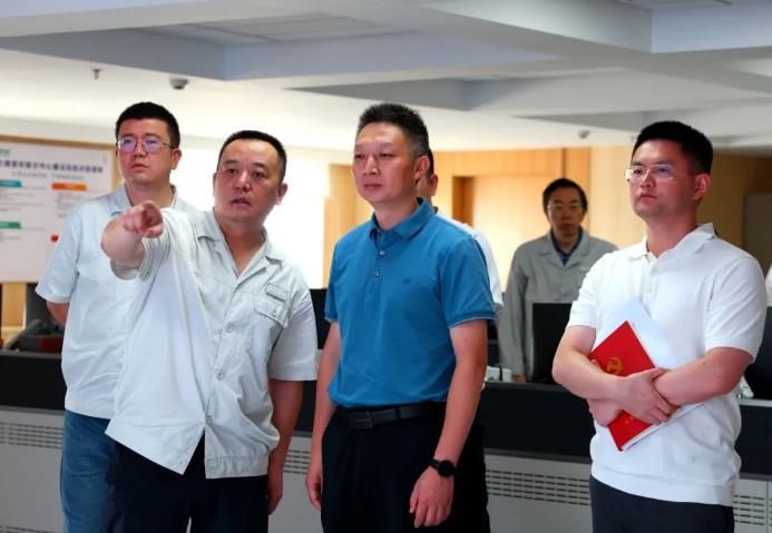 崇州市委副書記、市長饒程赴國網(wǎng)崇州供電公司調(diào)研高溫電力保供工作
