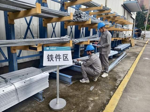 國網(wǎng)平陽縣供電公司應(yīng)急儲備物資大“體檢”，筑牢電力保障防線