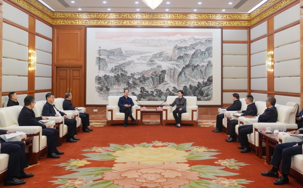 中國(guó)電建黨委書記、董事長(zhǎng)丁焰章拜會(huì)四川省委副書記、省長(zhǎng)施小琳