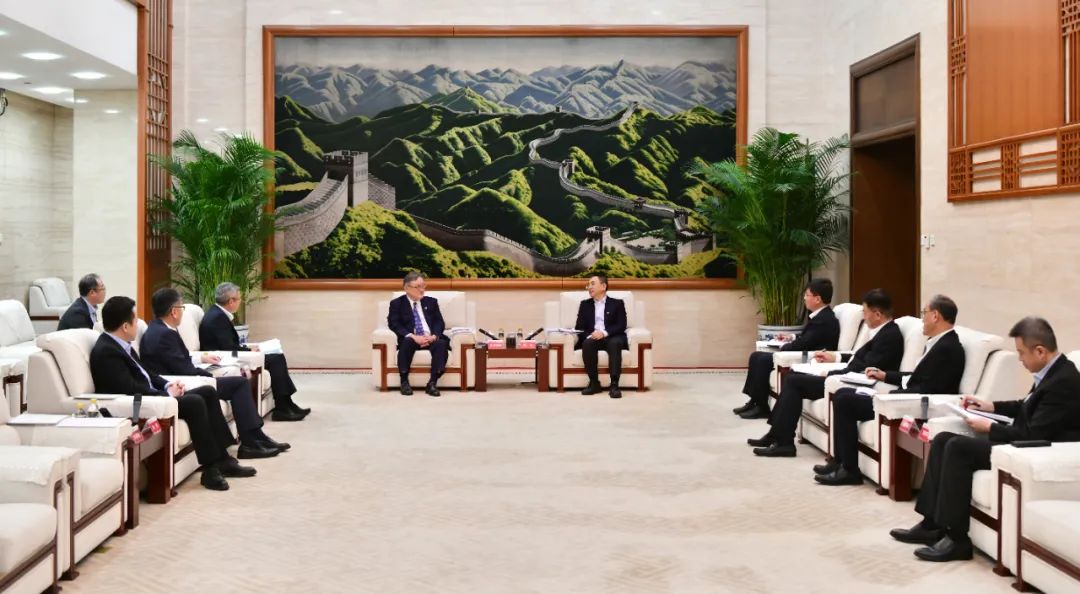 大唐集團(tuán)黨組書記、董事長鄒磊與日立制作所取締役會(huì)長東原敏昭會(huì)談