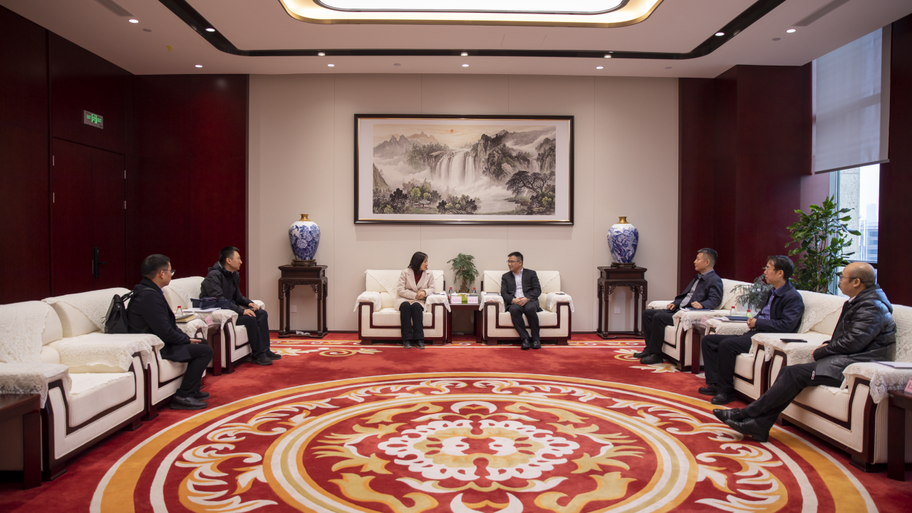 華電上海公司黨委書(shū)記顧金芳會(huì)見(jiàn)國(guó)家能源局華東監(jiān)管局黨組成員、副局長(zhǎng)朱曉艷