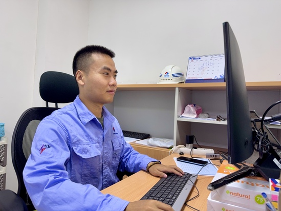【新春走基層】春節(jié)堅守，點亮異國的奉獻之光