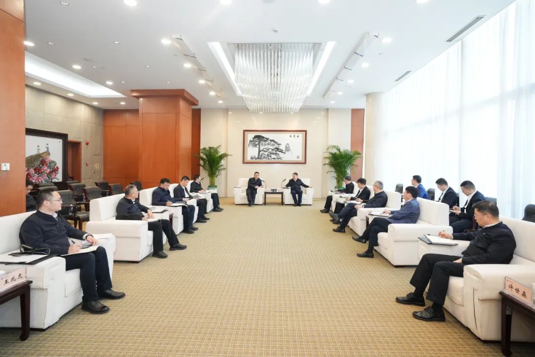 華能集團(tuán)董事長溫樞剛、總經(jīng)理張文峰會見哈電集團(tuán)董事長曹志安、總經(jīng)理黃偉